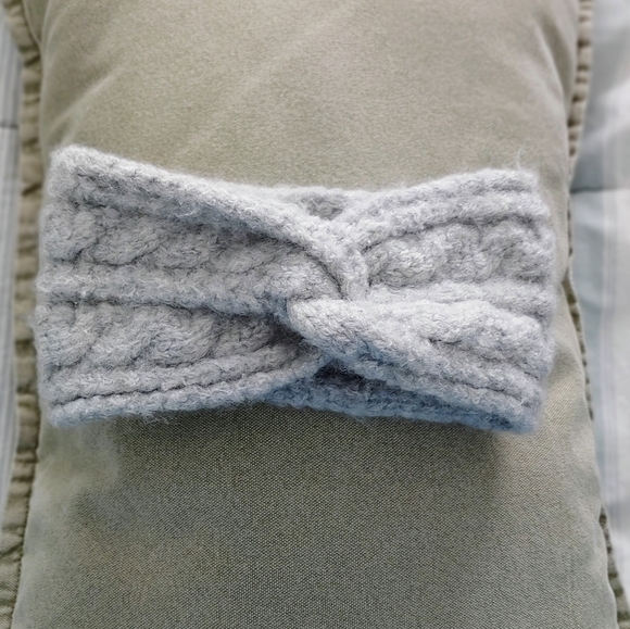 Cost Plus World Market Accessories - ⚡SALE NWOT WORLD MARKET gray cable knit headband earwamer